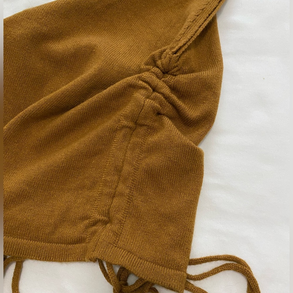Small Drawstring One Shoulder Top - Picture 3 of 4